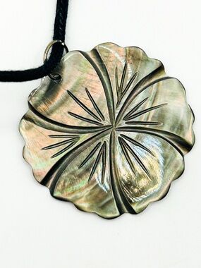 Vintage Carved Iridescent Shell Flower Pendant Necklace